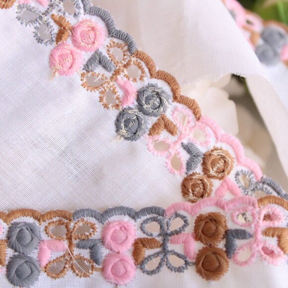 Vintage White Trim Embroidered With Flowers 3" Wide / 1 yard / Scalloped Edge - Picture 6 of 10